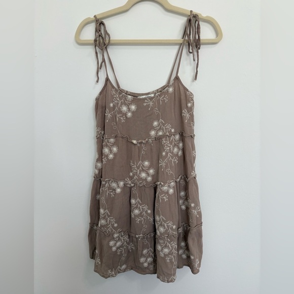 Juniors' Speechless Floral Sleeveless Shift Mini Dress - Picture 1 of 6